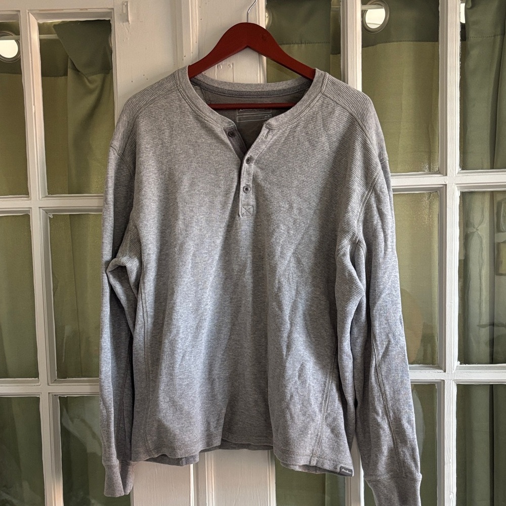 Eddier Bauer Men's Gray Henley Shirt